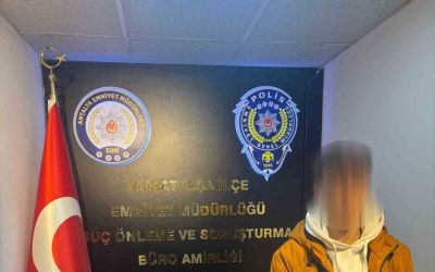 Bisiklet kullanan gencin önünü kesip hakaret etti, gözaltına alındı
