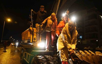 Antalya Büyükşehir Belediyesi 714 personelle hortum ve fırtınaya müdahale etti
