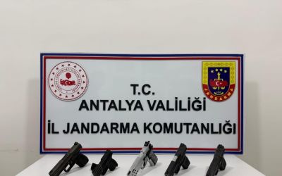 Alanya’da ruhsatsız silah operasyonu
