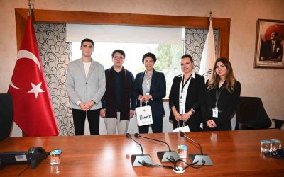 Kemer Belediyesi Gençlik Meclisi’nden LÖSEV’le iş birliği
