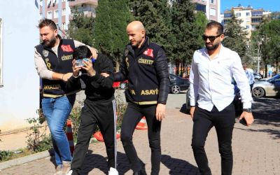 Hamile eşini silahla yaralayan şahıs adliyeye sevk edildi
