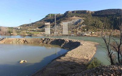 Manavgat Irmağı taştı, Antalya-Alanya otoban şantiyesi sular altında kaldı
