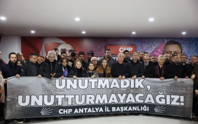 6 Şubat depremlerinin 3. yıl dönümünde hayatını kaybedenler anıldı
