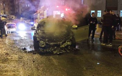 Manavgat’ta seyir halindeki otomobil alev alev yandı
