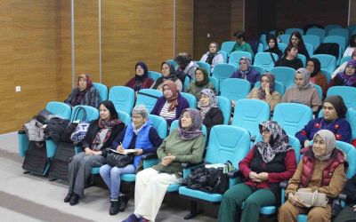 Finikeli kadınlara ‘Çevre Dostu Çiftçi Kart’ tanıtıldı
