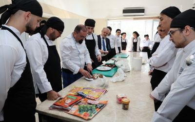 ALKÜ’lü öğrenciler Uzak Doğu mutfağını uzmanından öğreniyor
