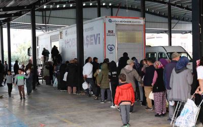 Büyükşehir Ramazan bereketini mahallelere taşıyor
