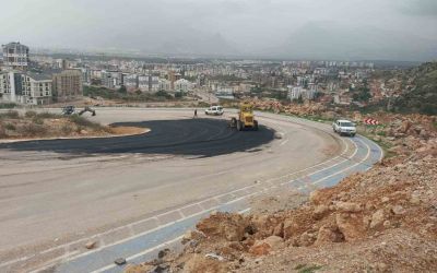 Kepez Belediyesi, yağmurun aşındırdığı yolları yeniledi
