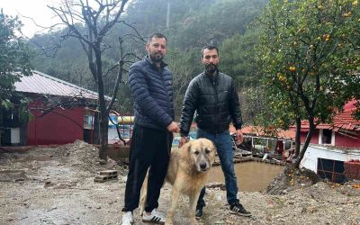 Köpeğini sel sularından kurtaran sahibi o anları anlattı
