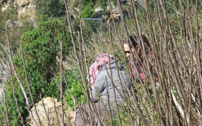 Engelli oğlu için falezlere çıktı, 2 saatte ikna edildi
