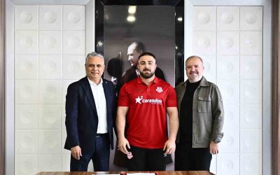 Muratpaşa Belediyesi, Başpehlivan Osman Kan ile sözleşme imzaladı
