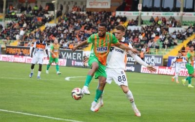 Trendyol Süper Lig: Corendon Alanyaspor: 1 - RAMS Başakşehir: 2 (Maç sonucu)

