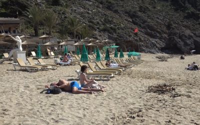Alanya’da şubat ortasında deniz keyfi
