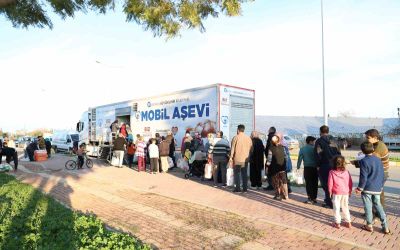Büyükşehir’in geleneksel iftar ikramı sürüyor
