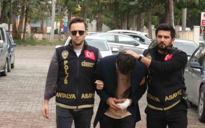 Antalya’da 20 yerinden bıçaklayarak öldürdüğü gencin telefonunu foseptik çukuruna atmış
