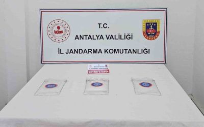 Antalya’da 1 kilo 810 gram uyuşturucu madde ele geçirildi
