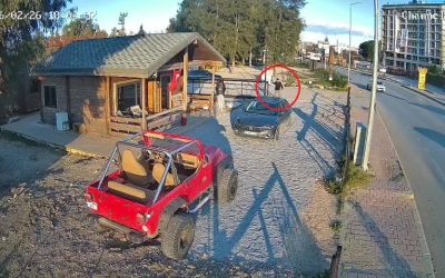 Müşteri sanıp tokalaştığı şahsın silahlı saldırısında ölümle burun buruna geldi
