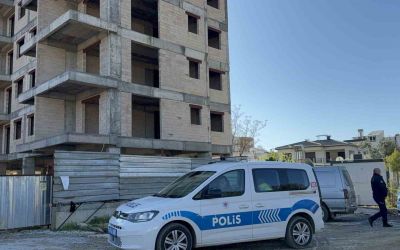 Antalya’da inşaattın 5’nci katından düşen işçi yaralandı
