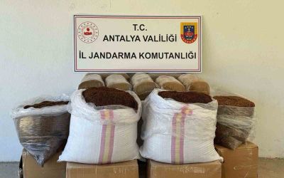 Antalya’da yolcu otobüsünde yarım ton kaçak tütün ele geçirildi
