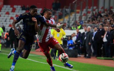 Trendyol Süper Lig: Antalyaspor: 2 - Fenerbahçe: 2 (Maç sonucu)