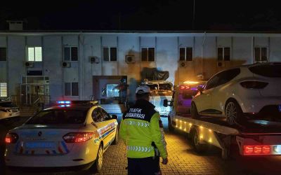 Alanya’da trafiği engelleyen sürücüye 180 bin TL, cep telefonuyla oynayan şoföre 5 bin TL ceza
