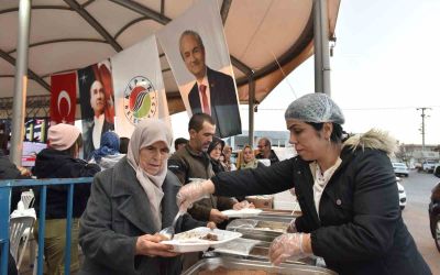 Kepez’in iftar sofraları Başköy ve Gaziler’e kuruldu
