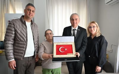 Kepez Belediye Başkanı Kocagöz’den şehit annesine ziyaret
