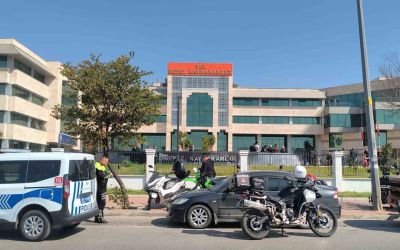 Antalya Kepez Kaymakamlığında silah sesleri duyuldu
