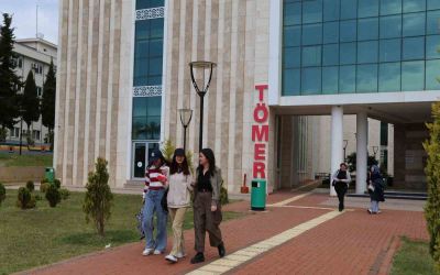 ALKÜ, yabancılara Türkçe öğretimi için sertifika programı başlatıyor
