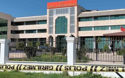 Antalya’da Kaymakamlık binasında ateş açtı, kendisini odaya kilitledi
