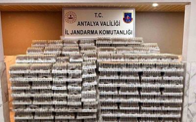 Antalya’da iki otelin deposunda 5 bin litre kaçak ve sahte içki ele geçirildi

