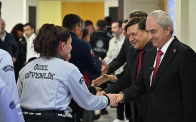 Başkan Kocagöz belediye personeliyle bayramlaştı
