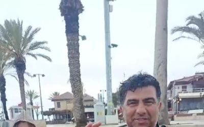 Denize düşen evlilik yüzüğünü dalgıçlar çıkardı
