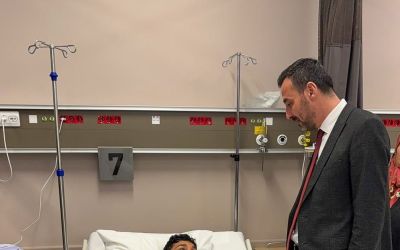 Başkan Vekili Çiçek, hastaneye giderek kazada yaralanan personelin durumu hakkında bilgi aldı
