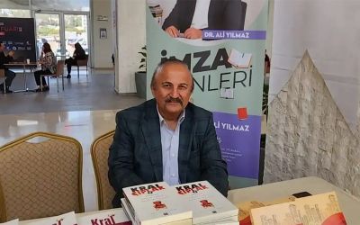 Dr. Ali Yılmaz, Kepez Kitap Fuarı’nda Okurlarıyla Buluşuyor