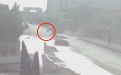 Köpekten kaçarken kamyonun altında kalarak ölmüştü, sınıf arkadaşlarının vefası anneyi duygulandırdı
