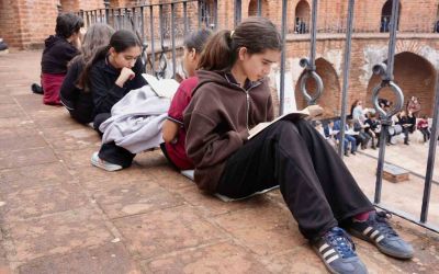 Alanya’da Kızılkule’nin 800. yılında 800 öğrenci aynı anda kitap okudu
