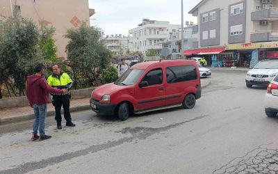 Yayanın aracın altında kaldığı kaza kamerada
