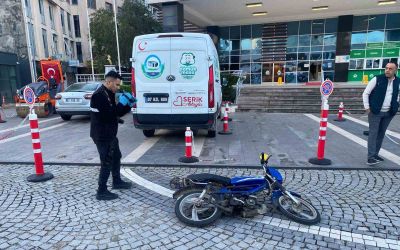 Elindeki pompalı tüfekle belediye binasına ateş açtı
