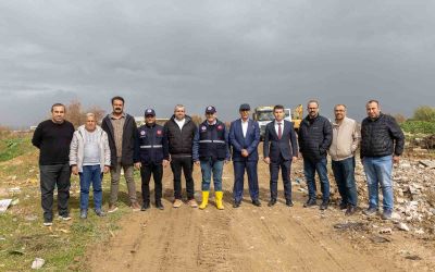 Manavgat Belediyesinden nehir ağzında temizlik çalışması
