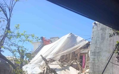 Antalya’da 2 katlı kerpiç ev çöktü
