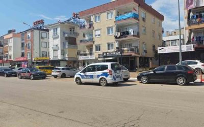 Husumetli akrabalar arasında bıçaklı kavga: 2 yaralı
