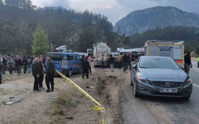 İş dönüşü yaşanan ve 7 kişinin hayatını kaybettiği feci kaza sonrası yol trafiğe açıldı
