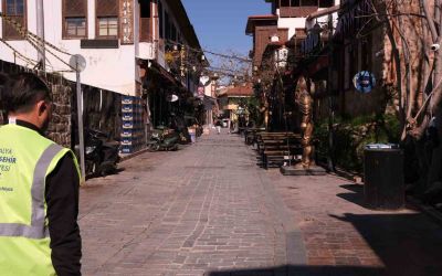 ASAT’tan Kaleiçi’nde kanalizasyon hattı temizliği
