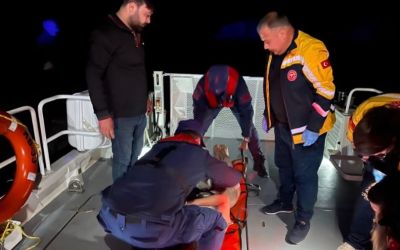 Demre Kaleköy’de rahatsızlanan kişi, sahil güvenlik botuyla tahliye edildi
