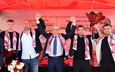 Yağlı güreşlerin efsane ismi Ali Gürbüz’e coşkulu karşılama