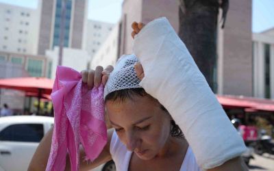 Eşini sokak ortasında sopayla darbettiği iddia edilen sanığa 19 yıl hapis
