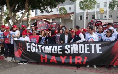 Antalya’da okullara yapılan saldırılar protesto edildi
