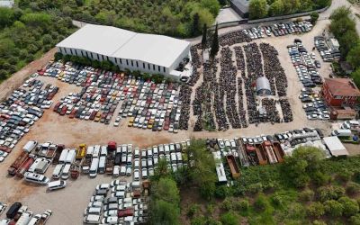 Yediemin otoparkları araç mezarlığına döndü, milyonluk araçlarla hurdaya dönenler aynı alanda sahiplerini bekliyor
