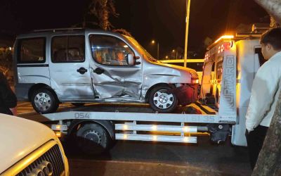 Ters yönden gelen aracın neden olduğu zincirleme kaza kamerada
